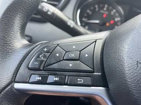 Used 2017 Nissan Rogue S FWD image 24