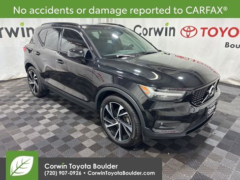 Used 2022 Volvo XC40 T5 R-Design w/ Climate Package image 1