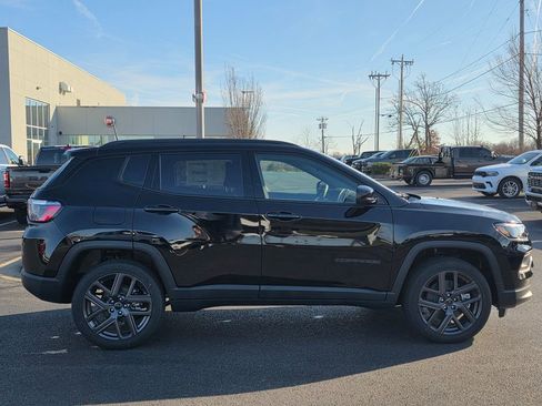 New 2026 Jeep Compass Latitude image 4