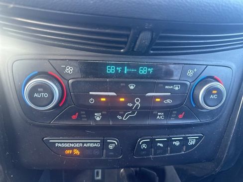 Used 2019 Ford Escape Titanium image 17