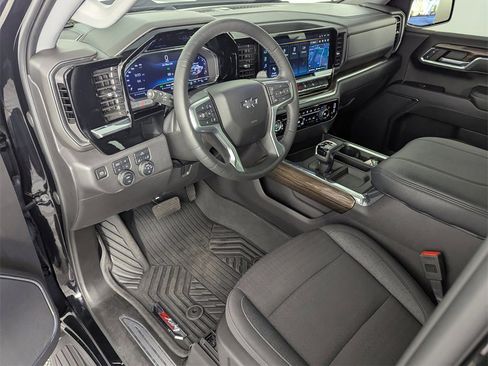 Used 2024 Chevrolet Silverado 1500 LT Trail Boss w/ Protection Package image 11