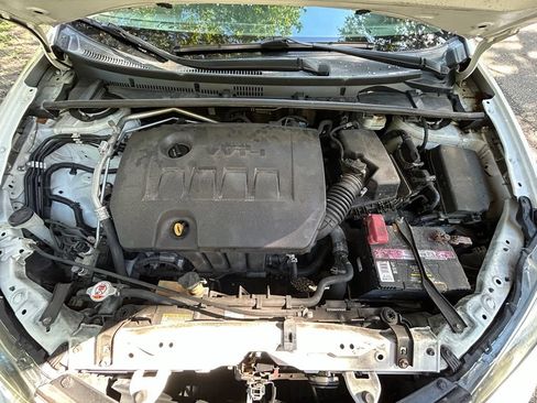 Used 2018 Toyota Corolla SE FWD image 12