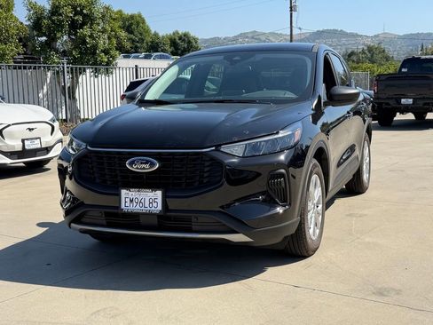 New 2025 Ford Escape Active image 2