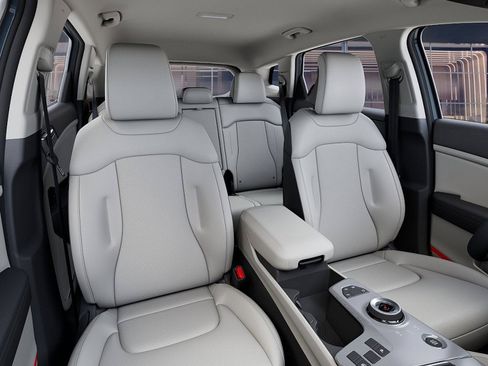 New 2026 Kia Sportage EX image 15