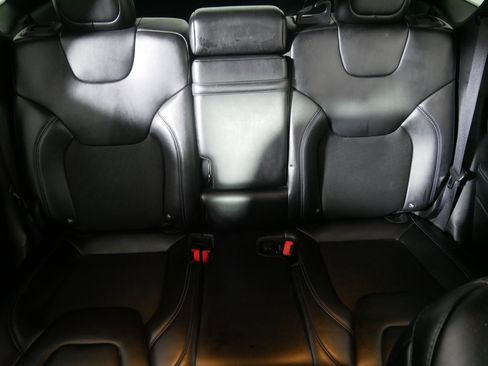 Used 2019 Jeep Cherokee Latitude Plus image 13