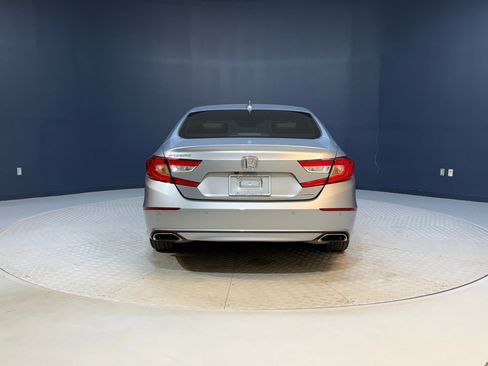 Used 2018 Honda Accord Touring image 10