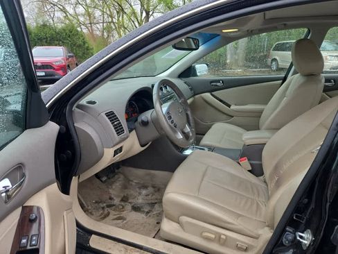 Used 2012 Nissan Altima 3.5 SR w/ Sport Pkg FWD image 11