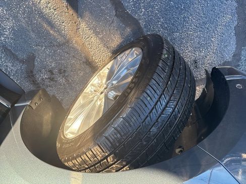 Used 2022 Ford Edge Titanium w/ Equipment Group 301A image 9