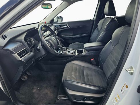 Used 2024 Mitsubishi Outlander SE Black Edition AWD/4WD image 16