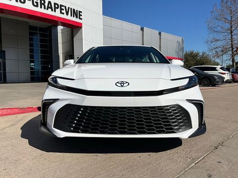 New 2026 Toyota Camry SE image 4