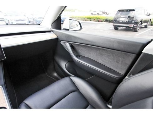 Used 2022 Tesla Model Y Long Range AWD/4WD image 11