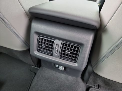 Used 2026 Toyota Camry SE w/ Convenience Package FWD image 16