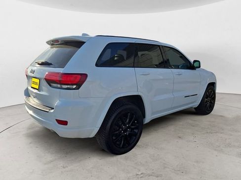 Used 2019 Jeep Grand Cherokee Altitude AWD/4WD image 5