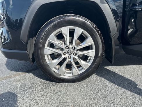 Used 2024 Toyota RAV4 XLE Premium image 33