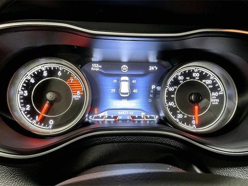 Used 2021 Jeep Cherokee Latitude Lux w/ Comfort/Convenience Group image 23