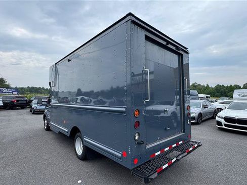Used 2021 Ford Transit 350 DRW RWD image 19