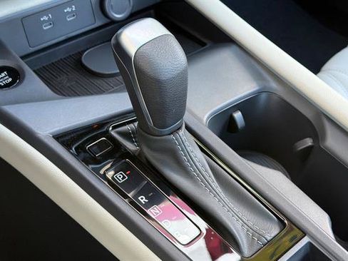 New 2027 Nissan Sentra SL w/ Floor Mat Package FWD image 23