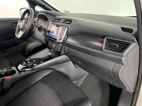 Used 2024 Nissan Leaf SV Plus image 32