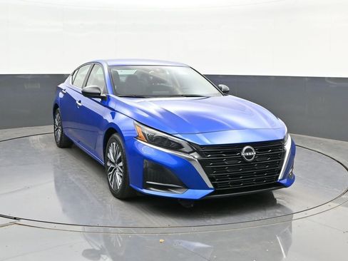 Used 2025 Nissan Altima 2.5 SV image 22