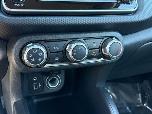 Used 2022 Nissan Kicks S image 22