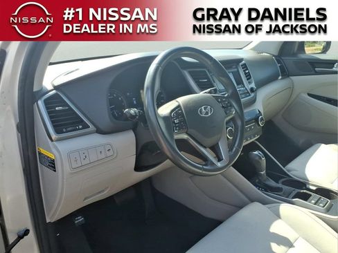Used 2017 Hyundai Tucson Sport FWD image 11
