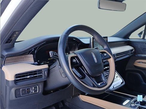 Used 2022 Lincoln Corsair Reserve w/ Equipment Group 201A image 12