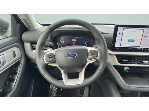 New 2026 Ford Explorer Active AWD/4WD image 13