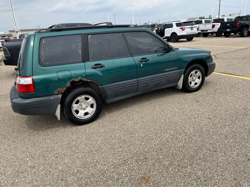 Used 2001 Subaru Forester L AWD/4WD image 15