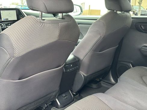 Used 2023 Toyota Highlander L image 31