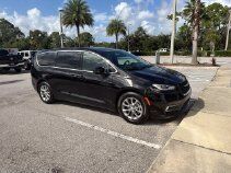 Used 2026 Chrysler Pacifica Limited FWD image 1