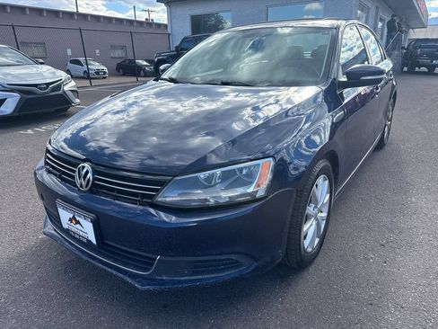 Used 2013 Volkswagen Jetta SE FWD image 3