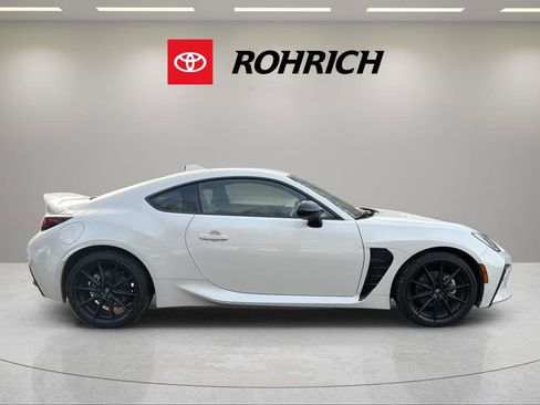 Used 2024 Toyota GR86 Premium image 5