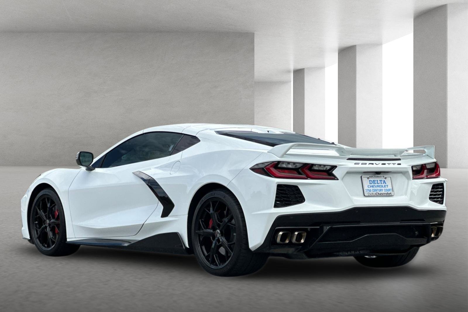 Used 2022 Chevrolet Corvette Stingray Premium Cpe w/ Z51 Performance Package RWD image 6