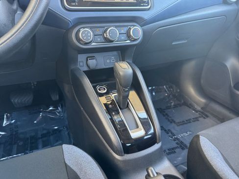 Used 2025 Nissan Versa SV image 40