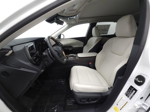 New 2026 Lexus RX 450h AWD image 4