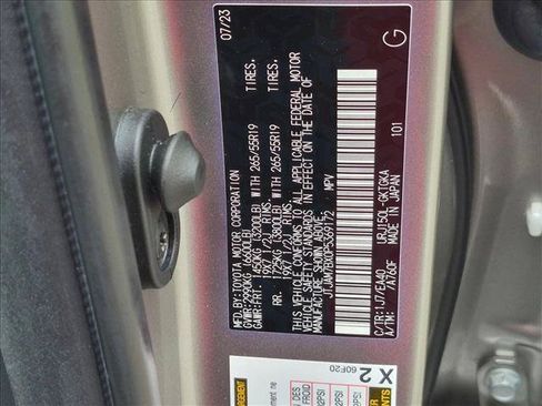 Used 2023 Lexus GX 460 Premium w/ Accessory Package AWD/4WD image 25