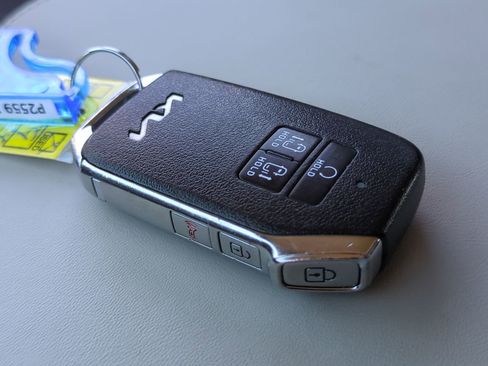 Certified 2024 Kia Carnival LX image 27