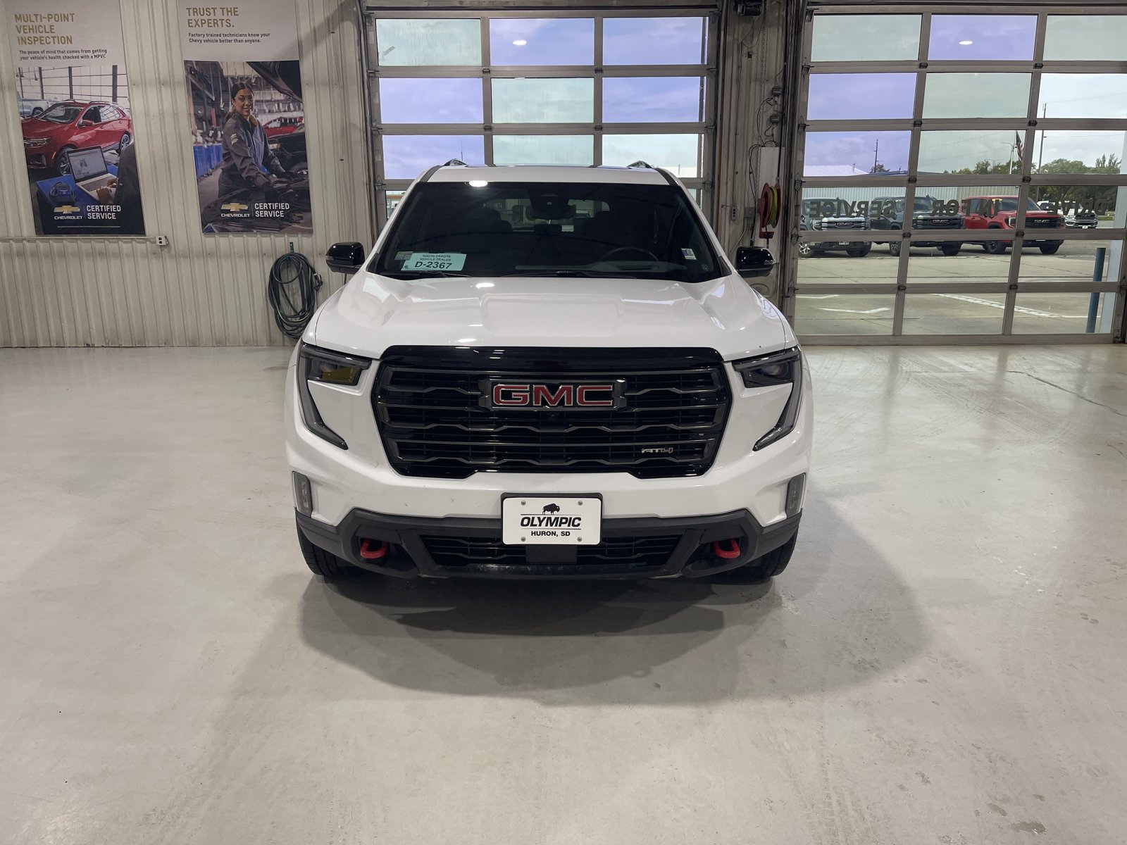 Used 2024 GMC Acadia AT4 w/ Luxury Package AWD/4WD image 2