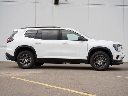 Certified 2025 GMC Acadia Elevation image 2