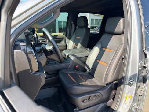 Used 2024 GMC Sierra 2500 AT4 w/ AT4 Preferred Package AWD/4WD image 15