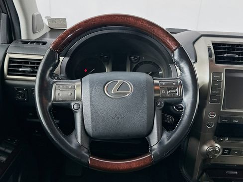 Used 2017 Lexus GX 460 Premium w/ Premium Package image 18