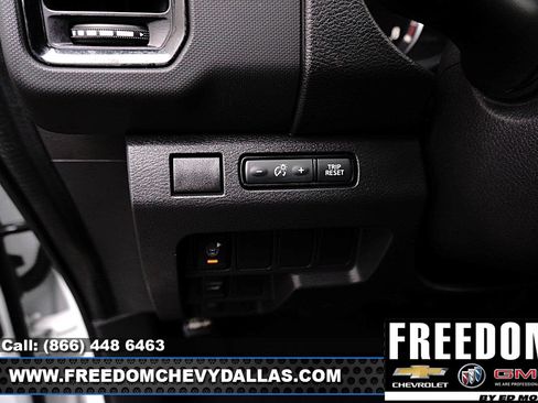 Used 2023 Nissan Frontier SV w/ Midnight Edition Package RWD image 22