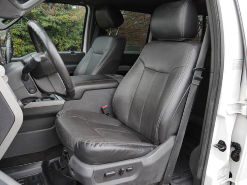 Used 2015 Ford F350 Lariat w/ Lariat Ultimate Package image 31