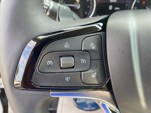 Used 2024 Buick Enclave Essence w/ Sport Touring Edition FWD image 18