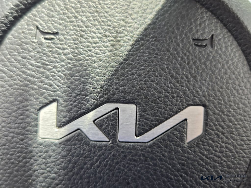 Certified 2023 Kia Seltos SX w/ SX Sunroof Package AWD/4WD image 30