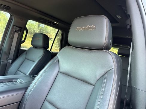 Used 2024 Chevrolet Tahoe High Country AWD/4WD image 14