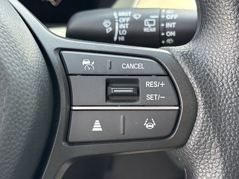 Certified 2025 Honda HR-V LX image 34