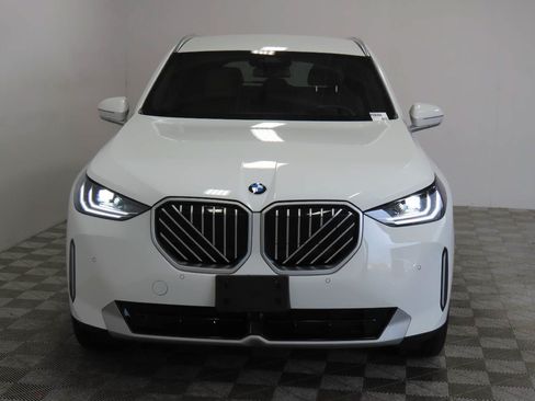 Used 2025 BMW X3 xDrive30i AWD/4WD image 2
