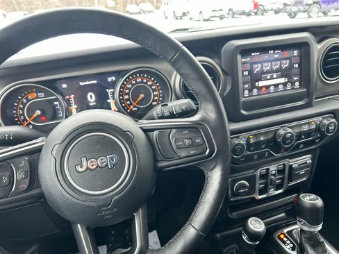 Used 2019 Jeep Wrangler Unlimited Sport S image 23