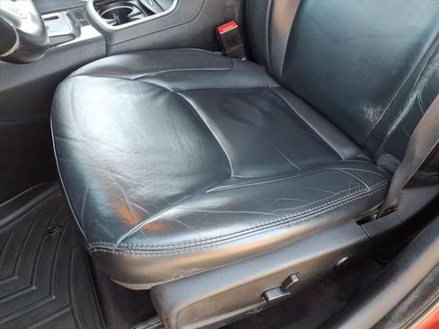 Used 2017 Chrysler 300 Limited image 16